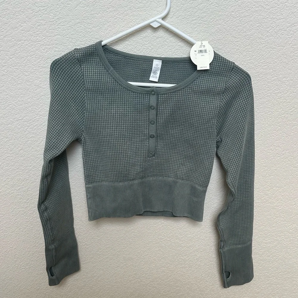 Aerie offline main squeeze seamless waffle long sleeve Henley thumb holes NWT